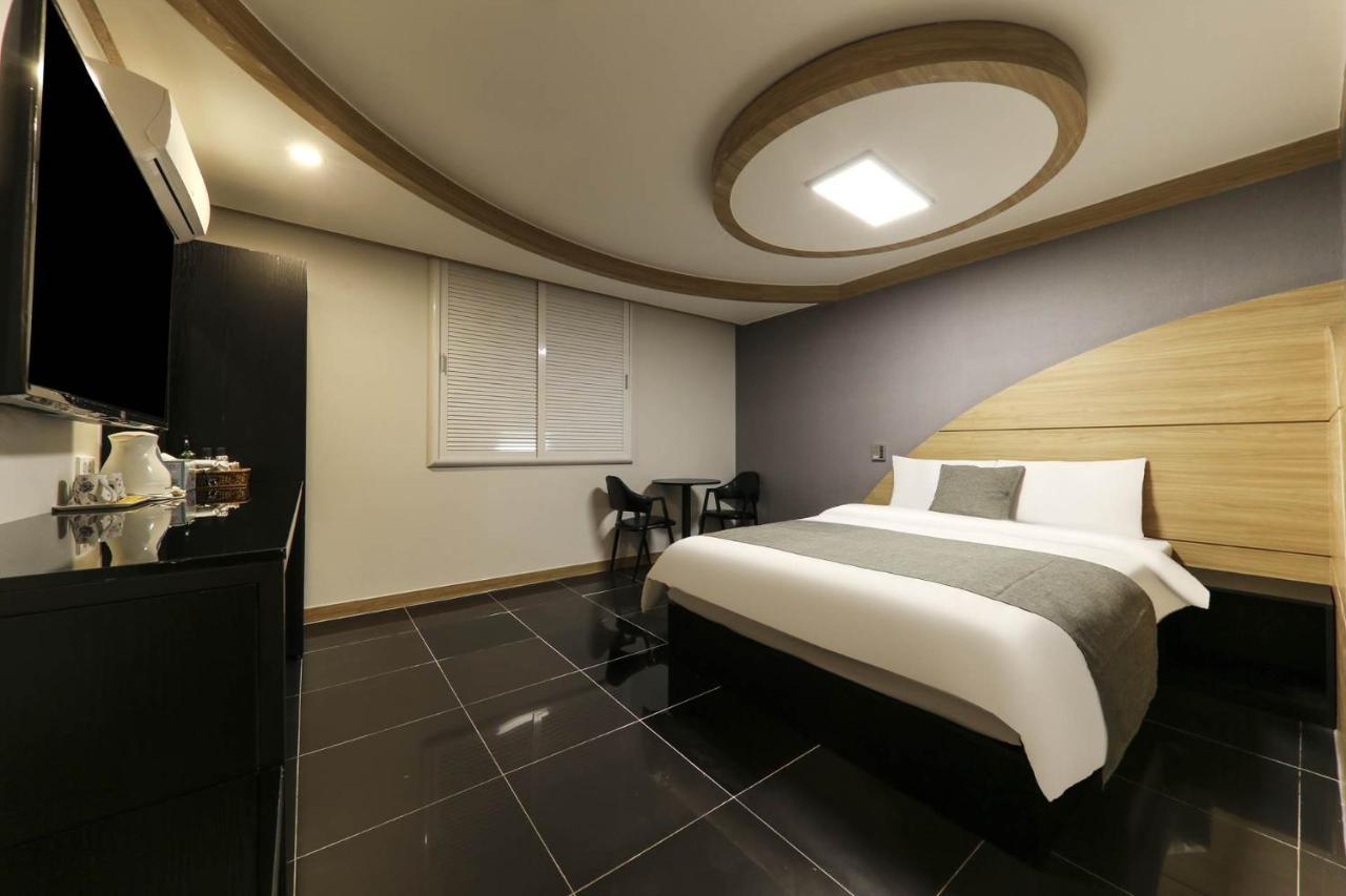Major Hotel Чеджудо Экстерьер фото