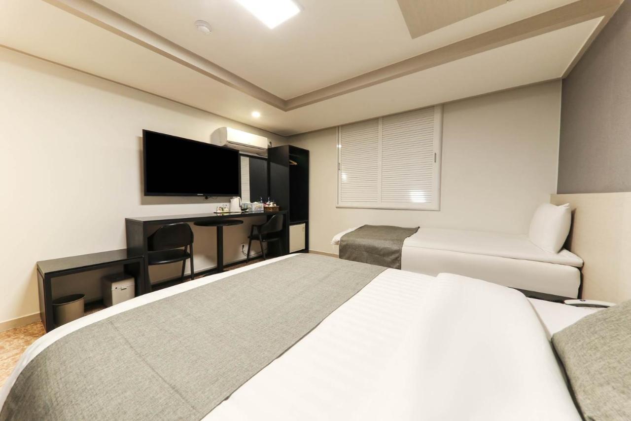 Major Hotel Чеджудо Экстерьер фото